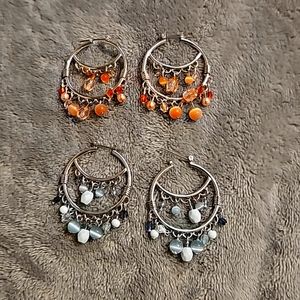 2 sets of women earrings